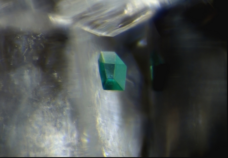 cristal 0,08mm Pseudomalachite-Le Bastit-Najac-Aveyron- JCD - Cristal 0,08mm.jpg