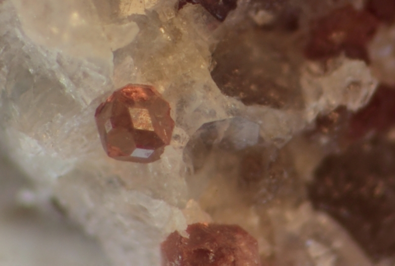 champ 2,5mm N°17 -Spessartite - Veyrac - Haute-Vienne chp2,5mm.jpg