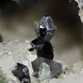 Anatase Bertrandite - entre deux roches - Massif de la Lauzière - Savoie