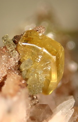 Wulfénite - Pyromorphite - Lantignié - Rhône