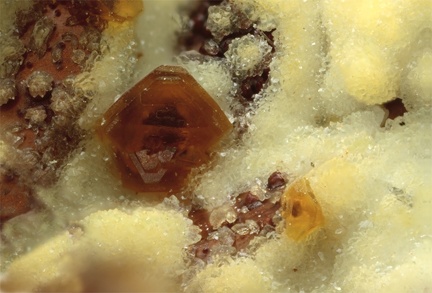 Natrojarosite - Carrière de Beauvoir - Allier