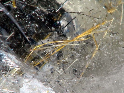 Ménéghinite dans Quartz -  Entre Deux Roches -  Massif de la Lauzière - Savoie