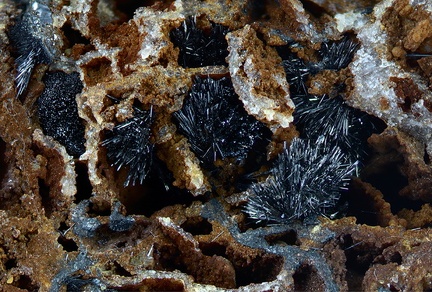 Coronadite - Les Montmins - Échassières - Ébreuil - Allier