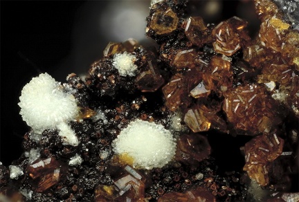 Natrojarosite Strengite - Carrière de Beauvoir - Échassières - Ébreuil - Allier