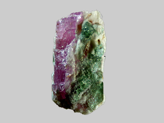 Rubis - Anorthite - Pargasite - Peygerolles - Saint-Privat-du-Dragon - Haute-Loire - FP - Taille 1mm