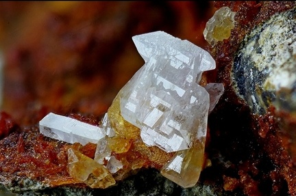 Cerussite - Ménez-Plom -  Carnoët -  Côtes-d'Armor
