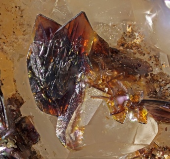 Descloizite - Carrière du Rivet - Montredon-Labessonié - Tarn