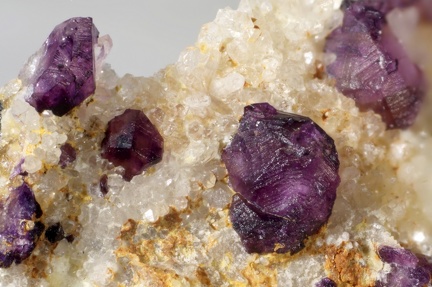 n°116001 - Fluorite - Carrières du Confolentais - Saint-Germain-de-Confolens - Charente 