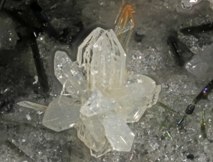 n°163246 - Tridymite  - Roc de Cuzeau	 - Le Mont Dore - Puy-de-Dôme