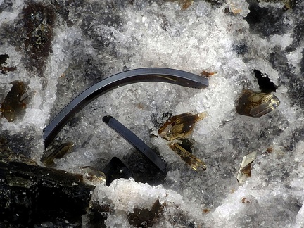 Pseudobrookite Enstatite -  Les Châtelaunoux -  Carrière Mazaye -  Puy-de-Dôme