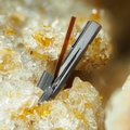 Pseudobrookite - Emmelberg - Eifel - Allemagne