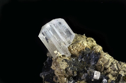 Cerussite - Carrière du Rivet - Montredon-Labessonié - Tarn