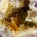 n° 171076 - Wulfenite - Les Molérats(mine) -  Saint-Prix - Saône-et-Loire