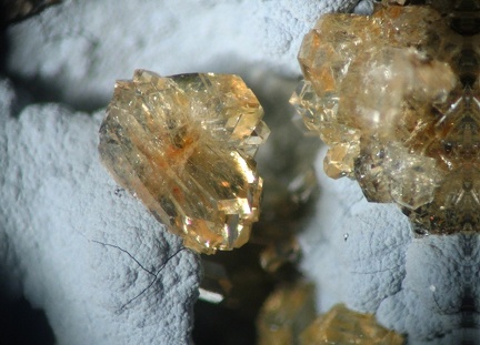 n°142103 - Phillipsite - Mont Claret (Carrière) - Saint Georges Hauteville - Loire