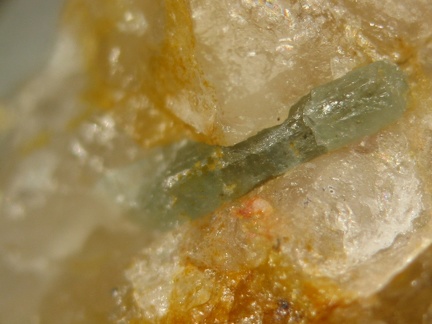 n°169100 - Fluorapatite - Clinique du Val d'Ouest - Ecully - Rhône