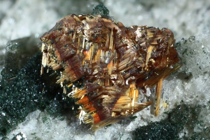 n°138162 - Rutile (après anatase) - L'Alpe d'Huez - Isère