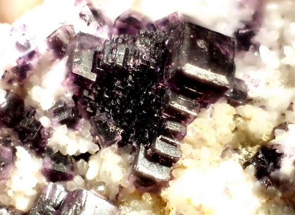 Fluorite - Les Rocs (Carrière) - Buxières-les-Mines - Allier