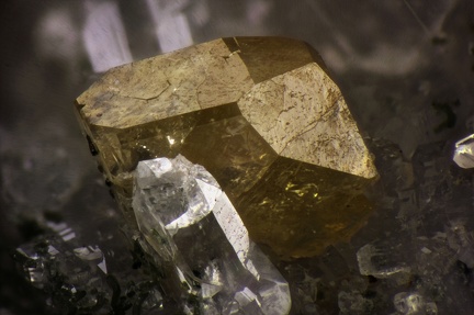 n°138185 -  Monazite-(Ce) - le Puy - Saint Christophe en Oisans - Isère
