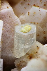 n°107041 -  Fluorapatite - Mayres - Ardèche
