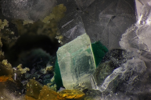 n°169085 - Cerussite Malachite - Longefay (haldes mine) -	Poule les Echarmeaux - Rhône