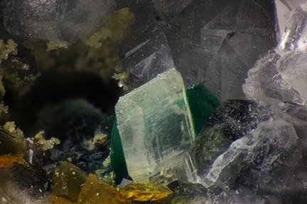 n°169085 - Cerussite Malachite - Longefay (haldes mine) -	Poule les Echarmeaux - Rhône