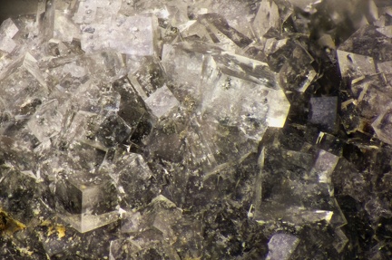 n°187037 - Fluorite - Pont de Mazerot (carrière) - Folles - Haute-Vienne