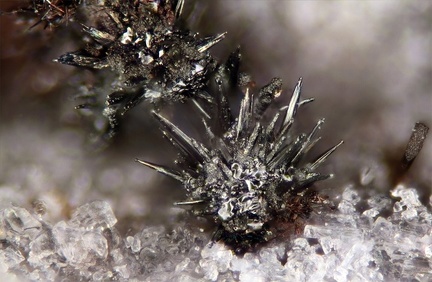 Goethite sur hématite - Carrière des Châtelaunoux - Mazaye - Puy de Dôme