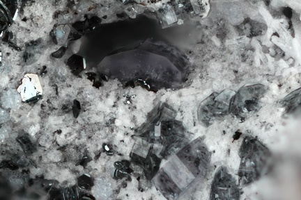 Cordierite -  Carrière des Châtelaunoux - Mazaye - Puy de Dôme
