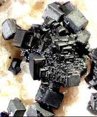 Fluorine var. antozonite - Montebras (Carrière) - Soumans - Creuse