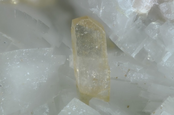  Iimoriite-(Y) - Trimouns - Luzenac - Ariège