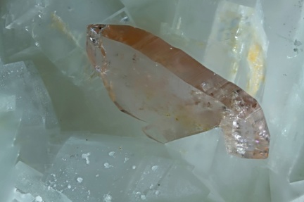  Iimoriite-(Y) - Trimouns - Luzenac - Ariège
