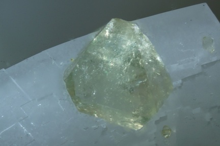 Hingganite-(Y) - Trimouns - Ariège