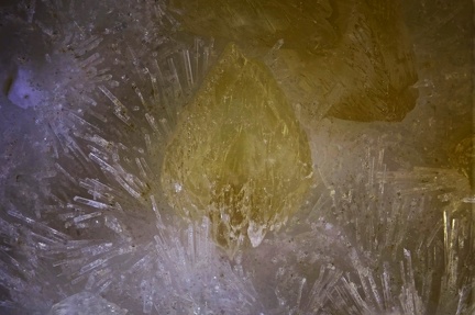 n°143101 - Natrolite Calcite - RN88 Déviation du Puy - Haute-Loire
