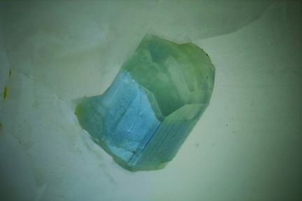 n°156048 -  Fluorapatite -  La Villeder (mines) - Le Roc-Saint-André - Morbihan 
