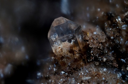n°183124 - Quartz (inclusion orthose) - Lac de la Charbonnière - Fréjus - Var