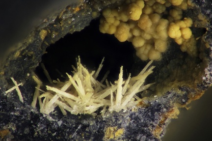 n° 107053 - Calcite - Chaud Abri -  Rochesauve - Ardeche