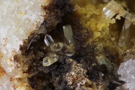 n° 107055 - Baryte -  Lescure (Mine) -  Mayres - Ardèche