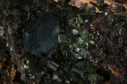 n° 120026 bis - Chlorite Vesuvianite - Rocher de Farinole - Haute-Corse