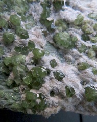 ANDRADITE (var. demantoïde) - Campo Franscia - Lanzada - Val Malenco
