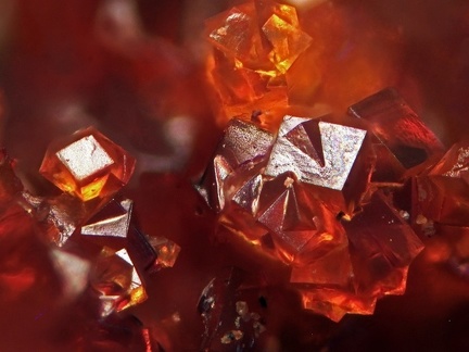 n°115069 - Chabazite (var. orange) - Le Martinet - Murat - Cantal