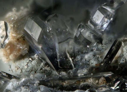 n°107060 - Phillipsite Chabazite Offretite - Carrière de la Masse - Sceautres - Ardèche