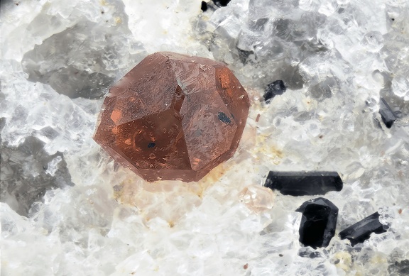 Grenat almandin Tourmaline - Clis - Guérande - Loire-Atlantique