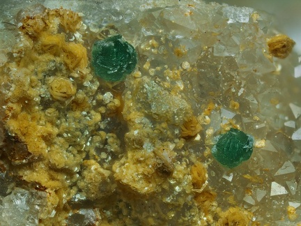 Chalcosiderite Plumbogummite  - Les Montmins - Echassières - Allier