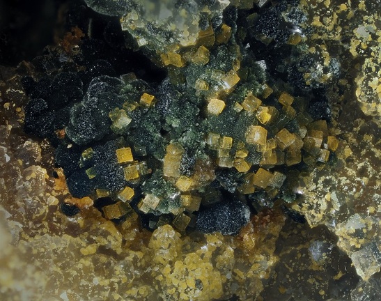 Dufrenite Pharmacosiderite  - Les Montmins - Echassières - Allier