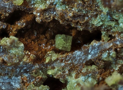 Pharmacosiderite - Les Montmins - Echassières - Allier