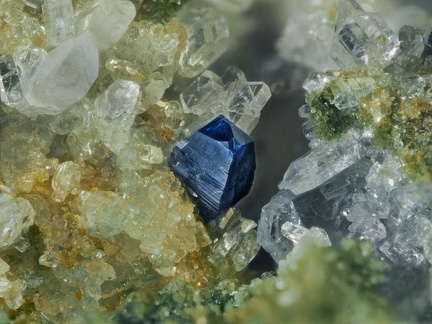 Anatase Albite Clinochlore - Col du Tourmalet - Bareges - Hautes-Pyrénées