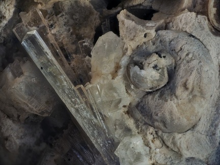Natrolite Apophyllite - Puy de La Piquette - Veyre-Monton - Puy de Dôme