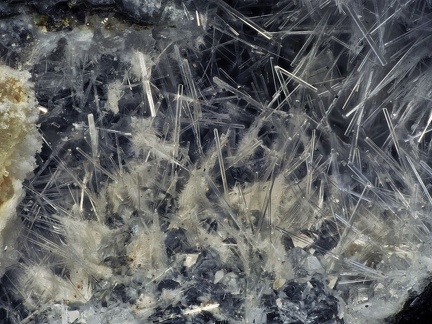 Natrolite - Papeno'o - Tahiti - Polynésie française