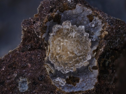Phillipsite-Ca  - Grange de Ganilh - Laveissière - Cantal
