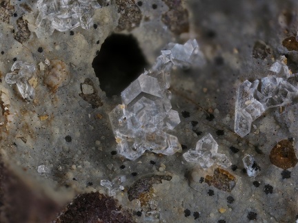 Phillipsite-Ca  - Grange de Ganilh - Laveissière - Cantal